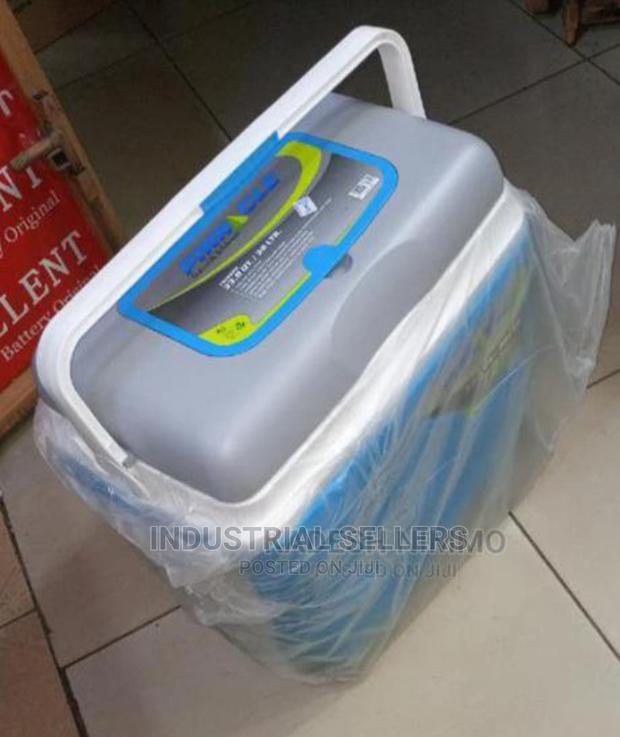Portable 4.5 Cooler Box - main view
