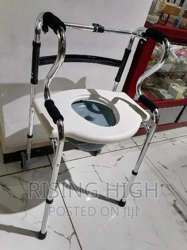 Very Good 6 in One Commode Seat - thumbnail 2