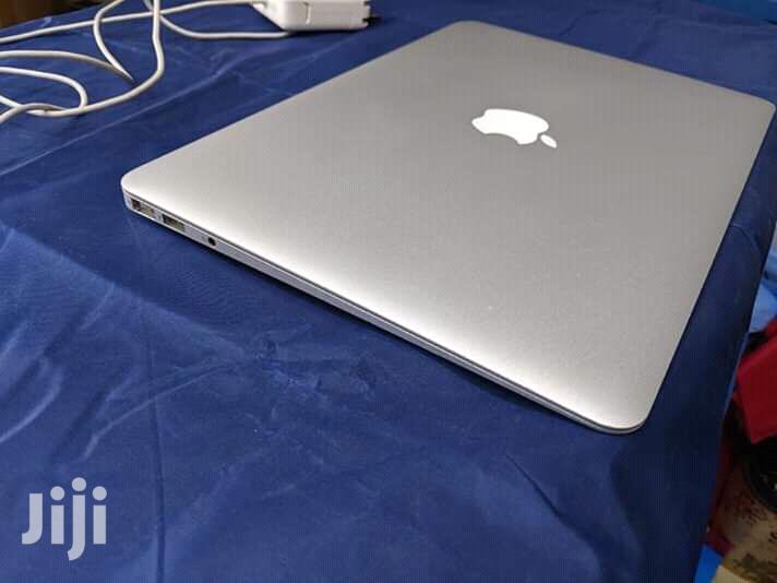 Laptop Apple MacBook Air 8GB Intel Core i5 SSD 256GB