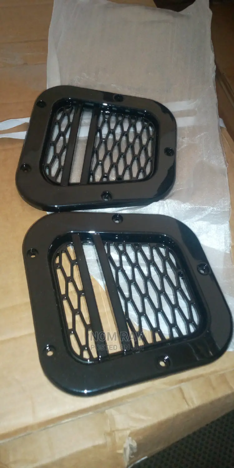 Land Rover Defender/110 Bonet and Side Vents