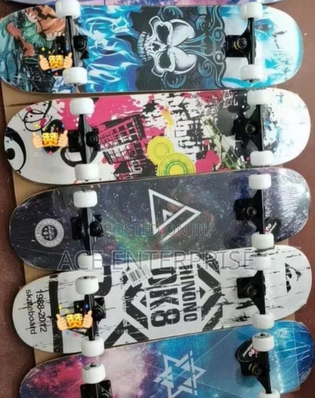 Normal Wheel Skateboard - main view