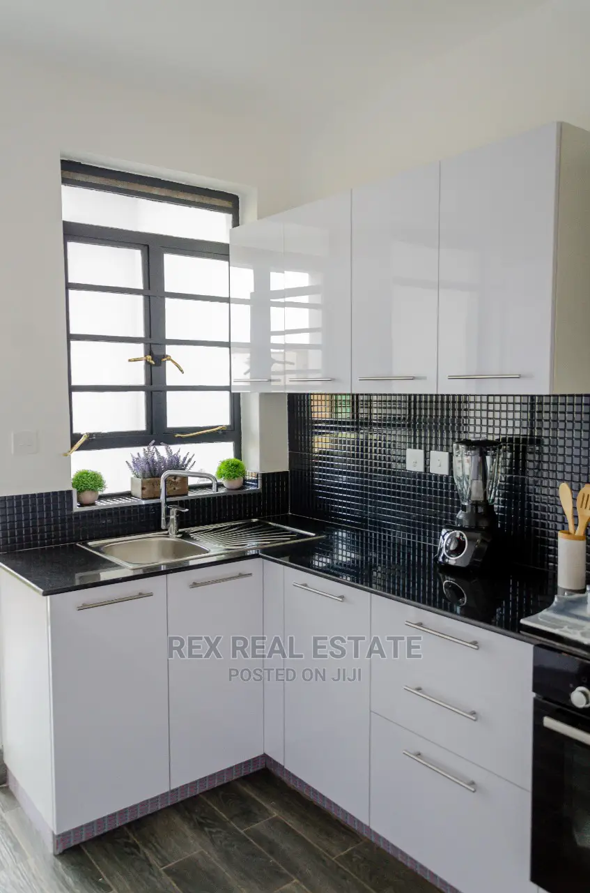 4bdrm Maisonette in South C for Sale