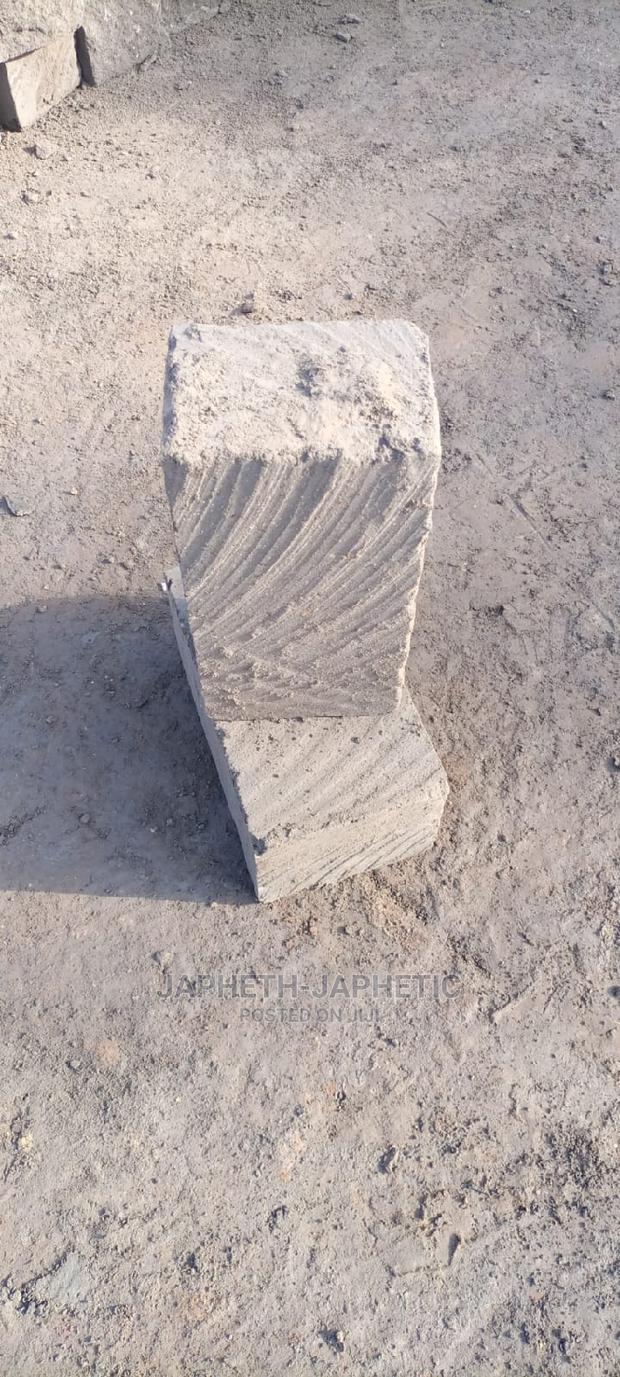 Size 6 Machine Cut Stones,. - thumbnail 2