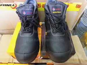 Safety Boots (With Steel Toe,Black)