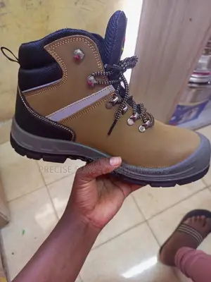 Unique Safet Boots (Brown,With Steel Toe)