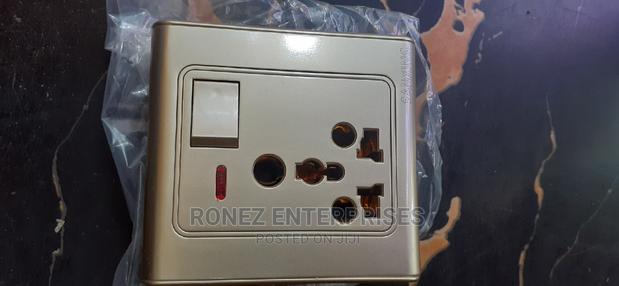 Universal Single Socket - thumbnail 3
