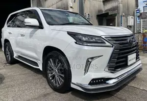 Lexus LX 570 AWD 2016 White