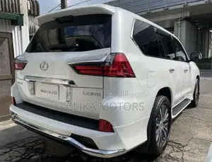 Lexus LX 570 AWD 2016 White