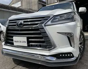 Lexus LX 570 AWD 2016 White