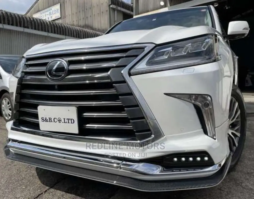 Lexus LX 570 AWD 2016 White