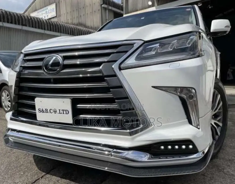 Lexus LX 570 AWD 2016 White
