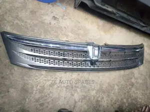 Toyota Isis Old Model Grill
