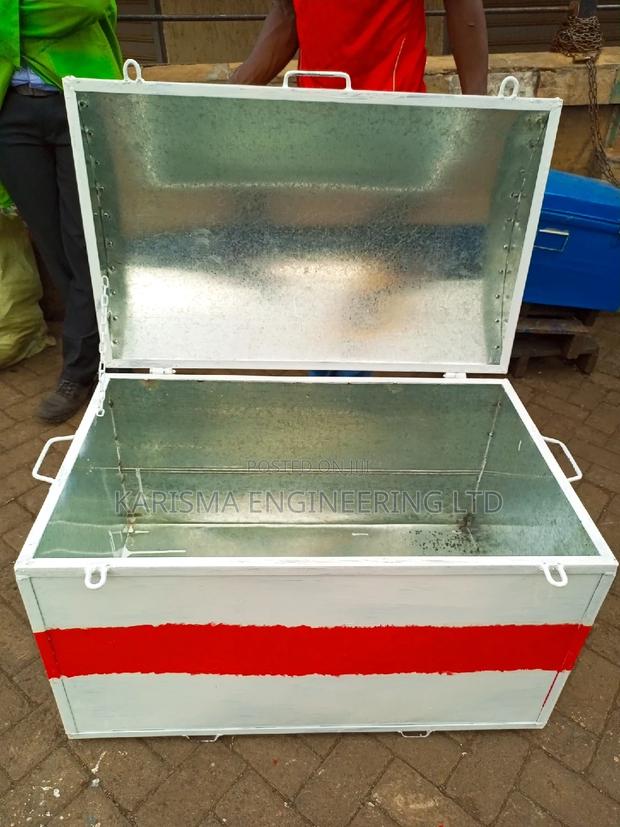 Metallic Meat Carrying Box - main view