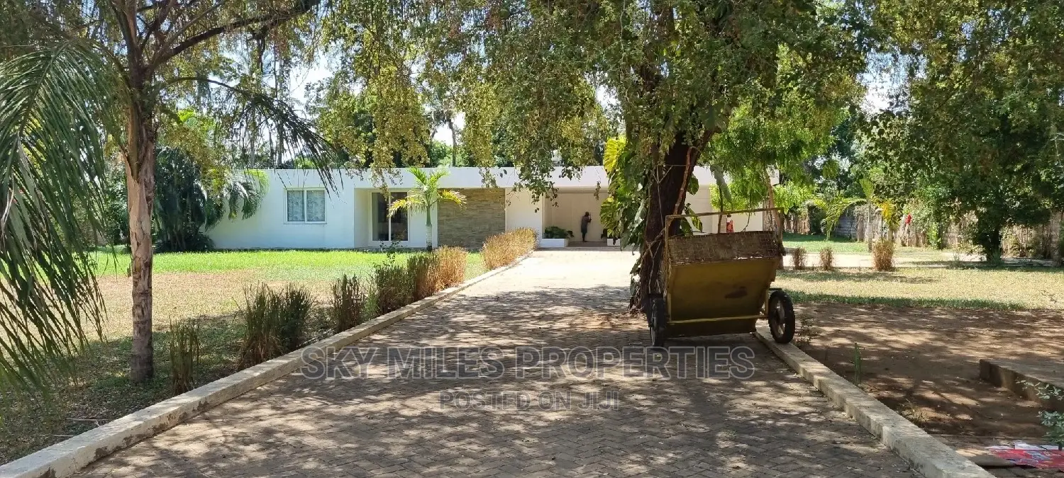 3bdrm Villa in Mtwapa Creekside for Sale