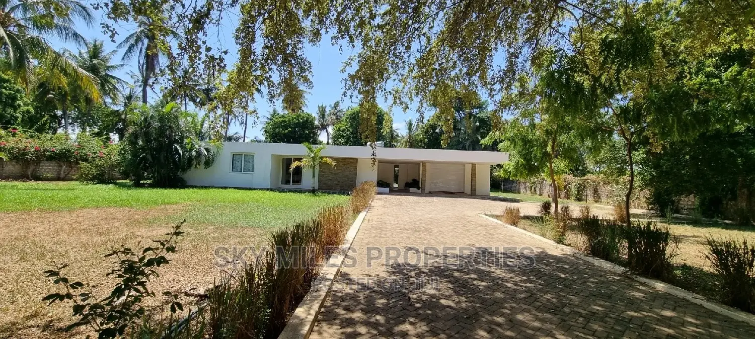 3bdrm Villa in Mtwapa Creekside for Sale
