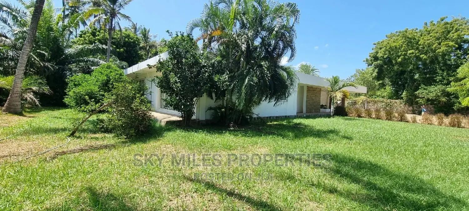 3bdrm Villa in Mtwapa Creekside for Sale