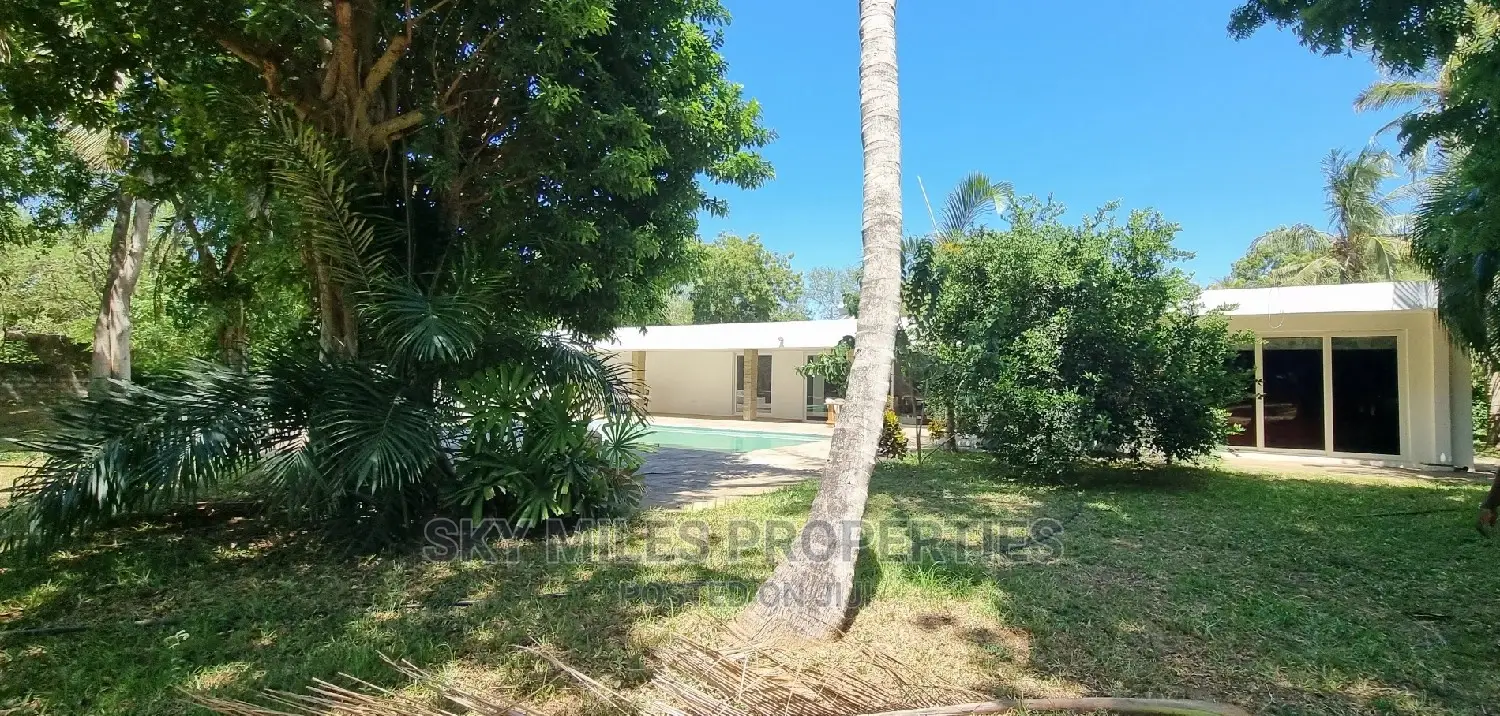3bdrm Villa in Mtwapa Creekside for Sale