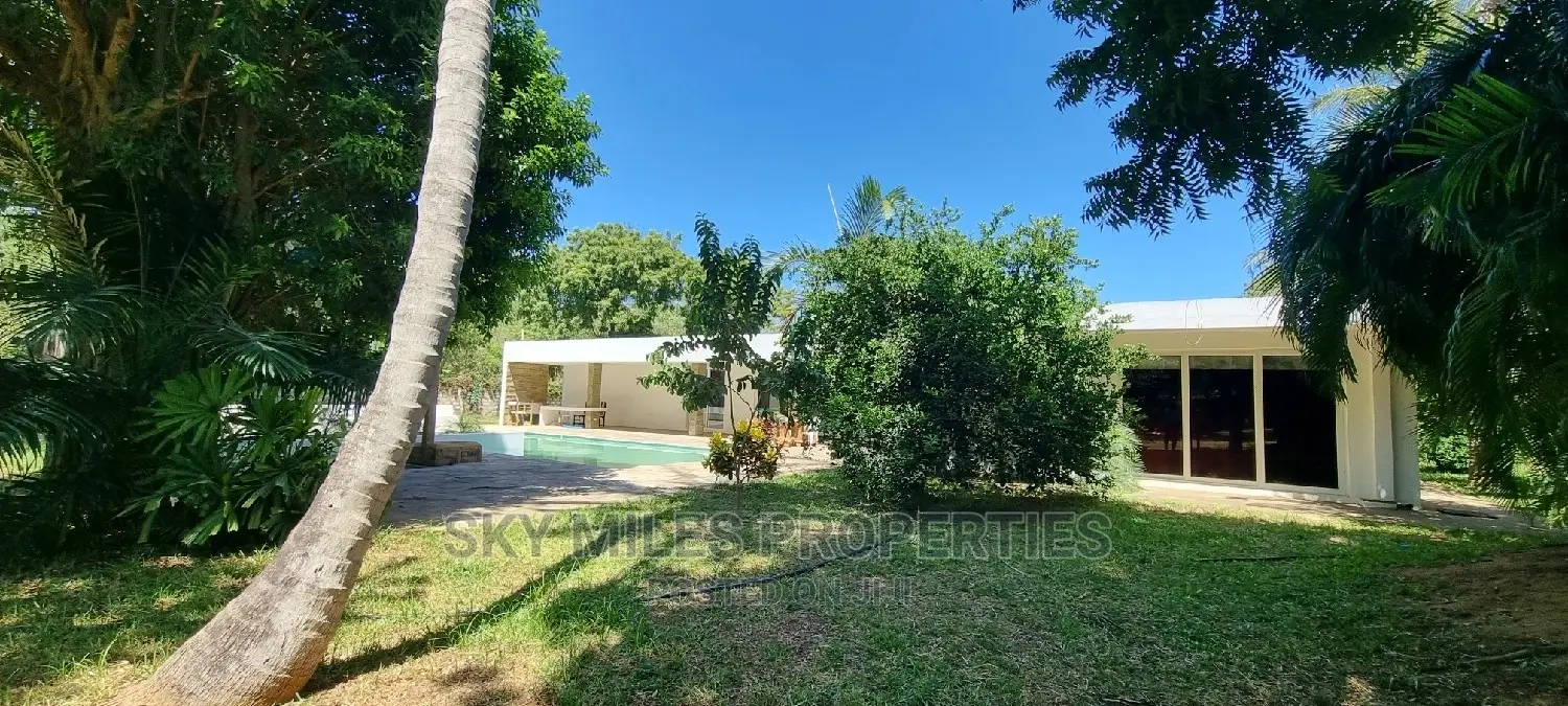 3bdrm Villa in Mtwapa Creekside for Sale