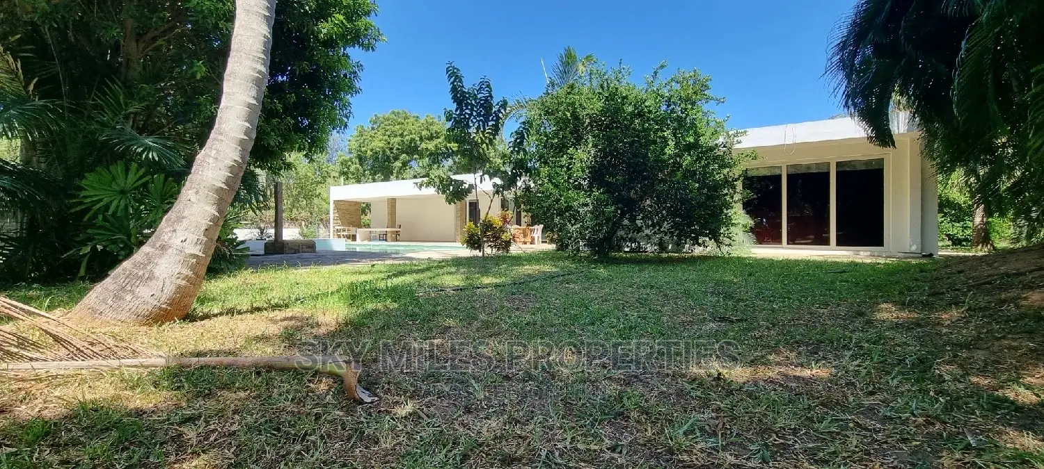 3bdrm Villa in Mtwapa Creekside for Sale