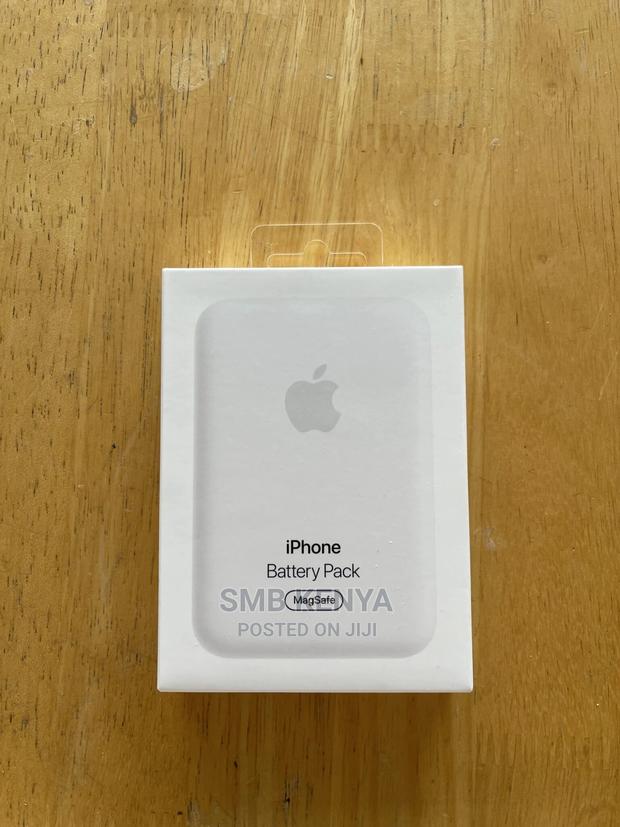 Apple Magsafe Battery Pack - main view