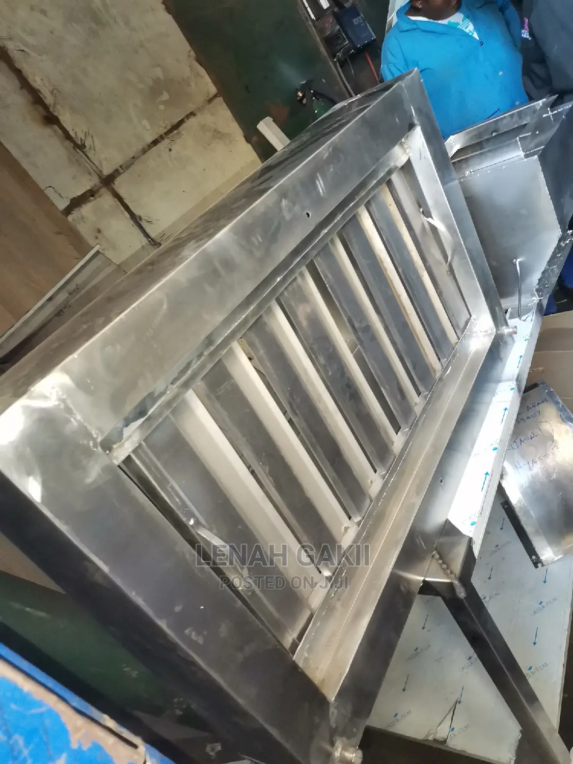 Kitchen Hood / Chimney