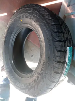 255/70r16 Bridgestone Tyre (A/T)