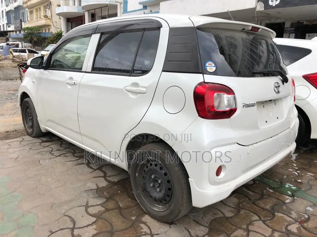 Toyota Passo 2017 White