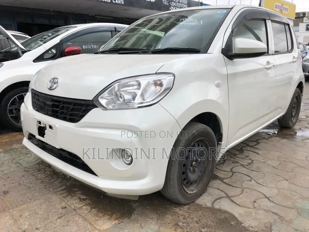 Toyota Passo 2017 White
