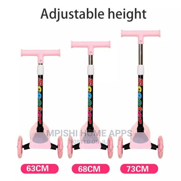 3 Wheeled Scooter - thumbnail 4