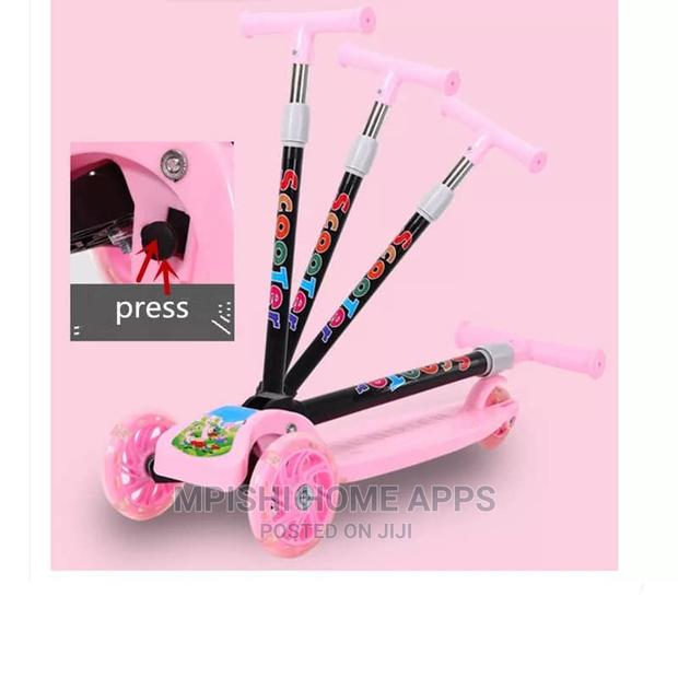 3 Wheeled Scooter - thumbnail 5