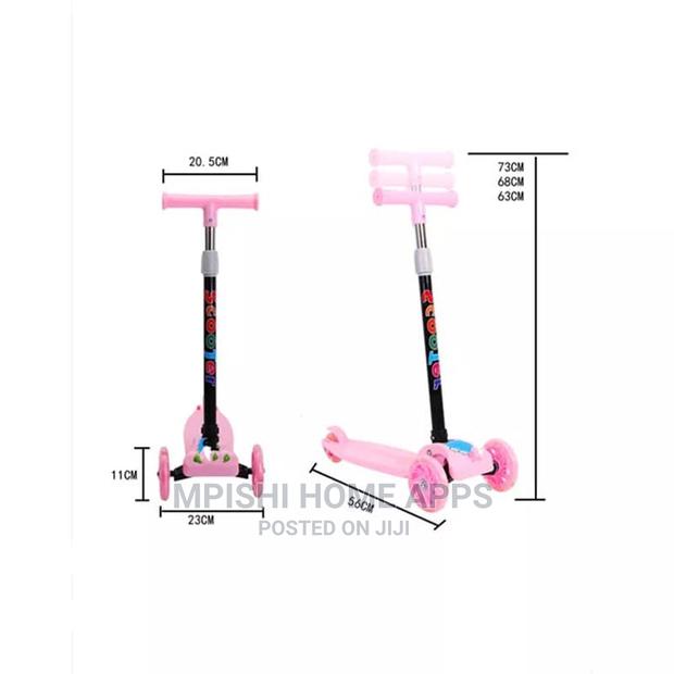 3 Wheeled Scooter - thumbnail 8