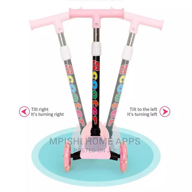 3 Wheeled Scooter - thumbnail 7