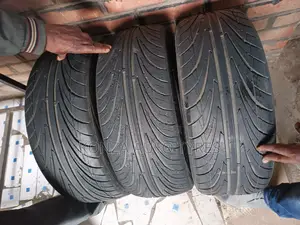 Apolo Tyres Size 215/45r17 Per Pc