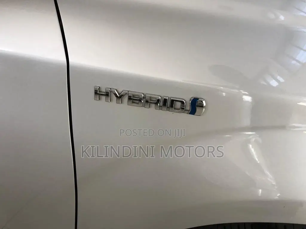 Toyota Corolla Fielder 2017 Silver