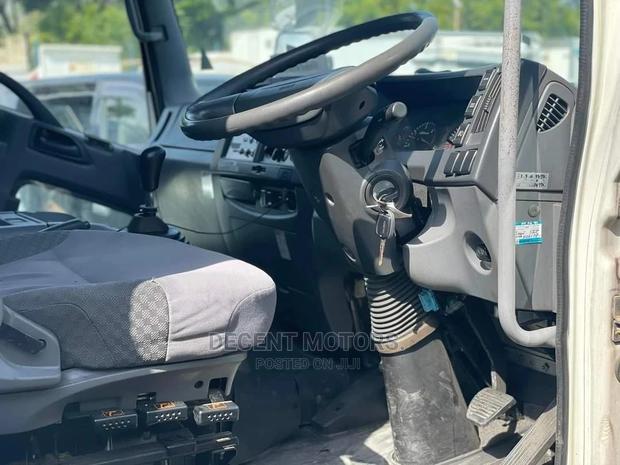 Isuzu Forward Freezer Body - thumbnail 11