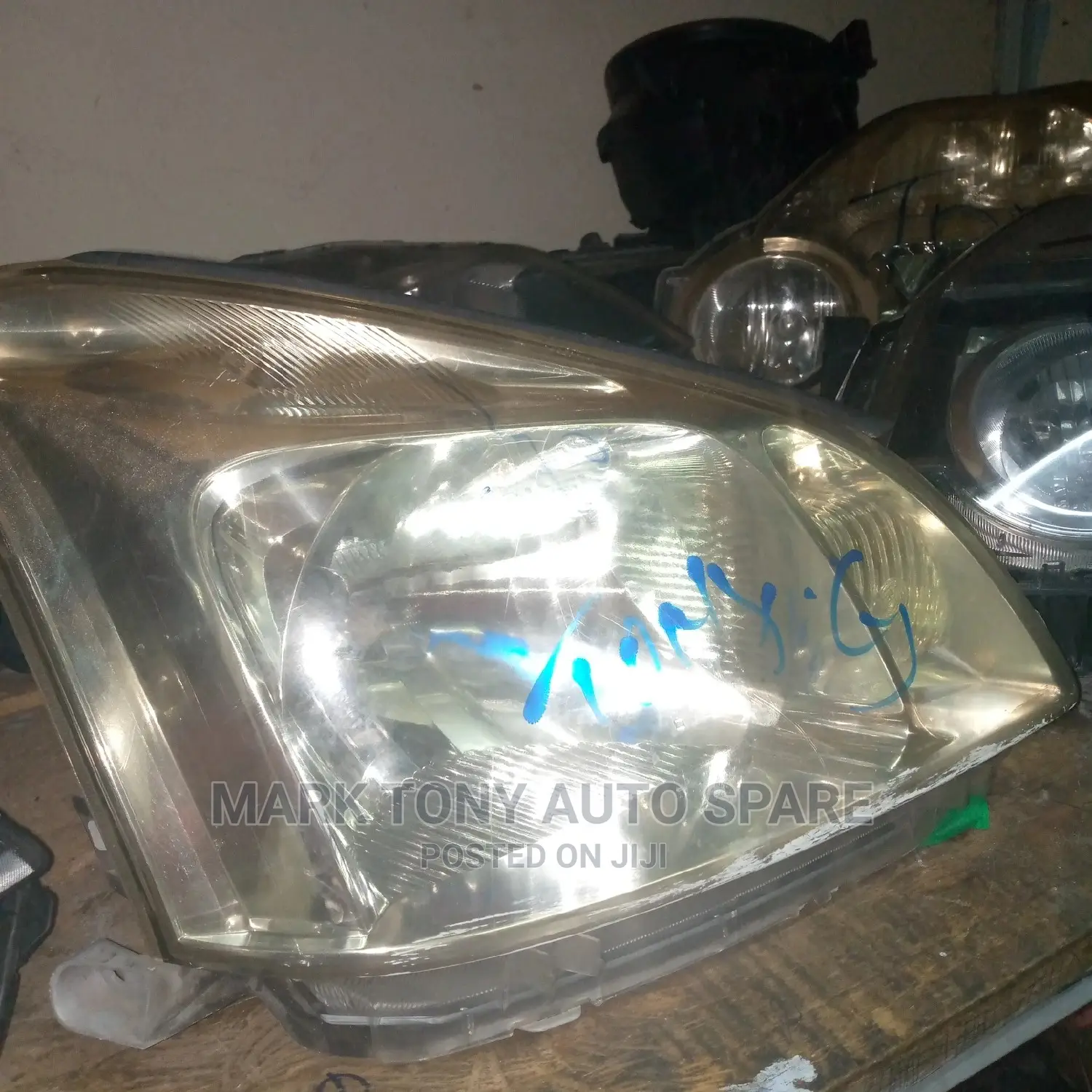 Primio 240 ,Headlight