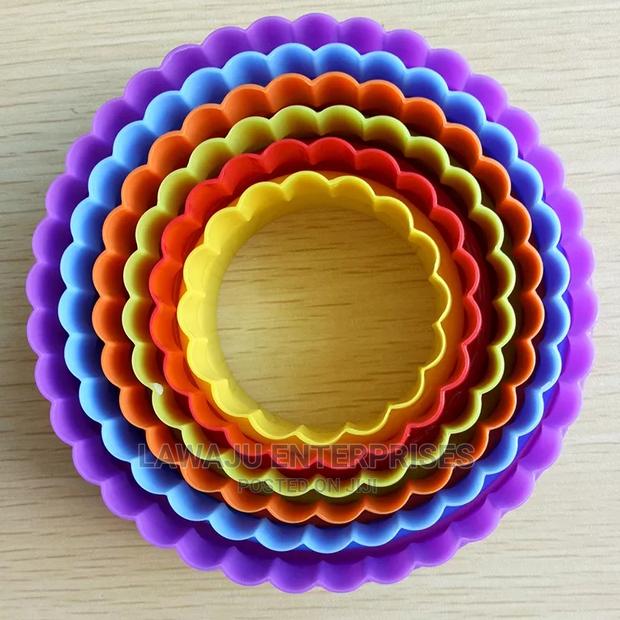 Colourful Plastic Cookie Cutter - thumbnail 4