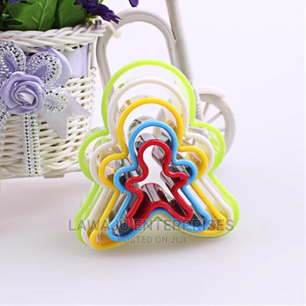 Colourful Plastic Cookie Cutter - thumbnail 6