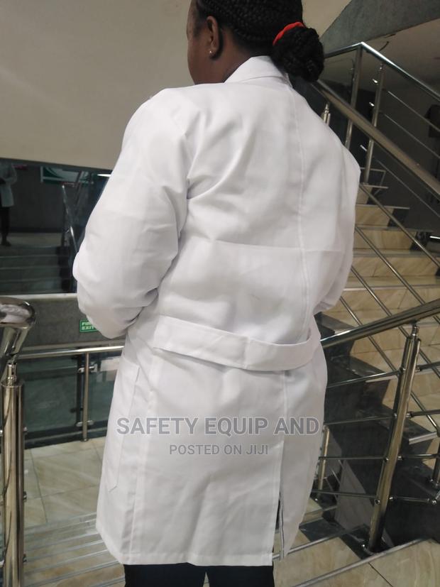 Well Made Lab Coats - thumbnail 2
