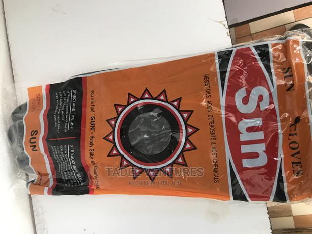 Rubber Gloves - main view