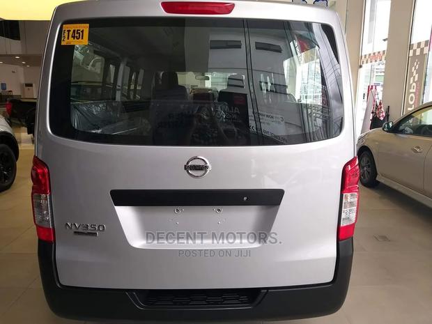 Nissan Caravan 2014 Silver - main view