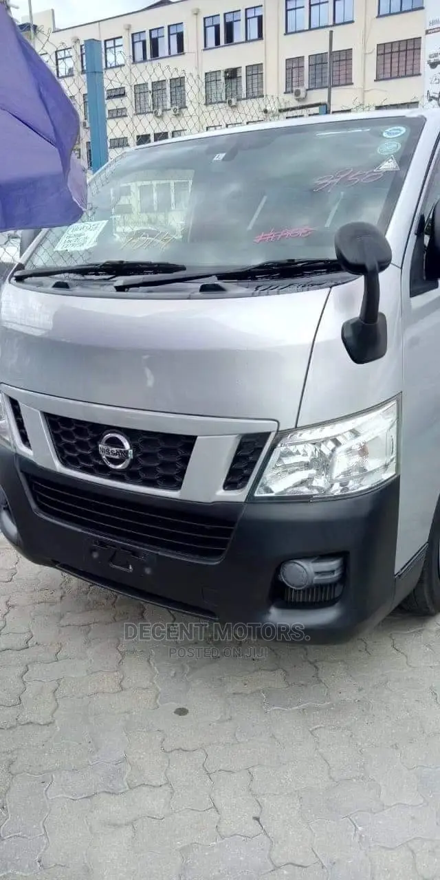 Nissan Caravan 2014 Silver