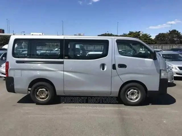 Nissan Caravan 2014 Silver