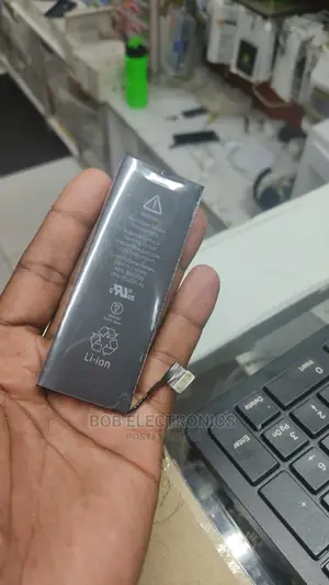 iPhones Batteries Replacement (Genuine One)
