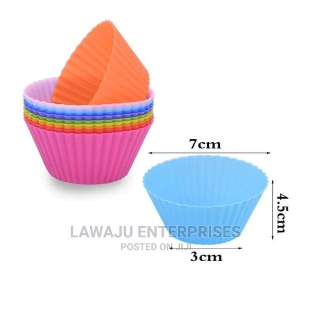 12pcs Silicone Reusable Muffin/ Cupcake Baking Mould - thumbnail 4