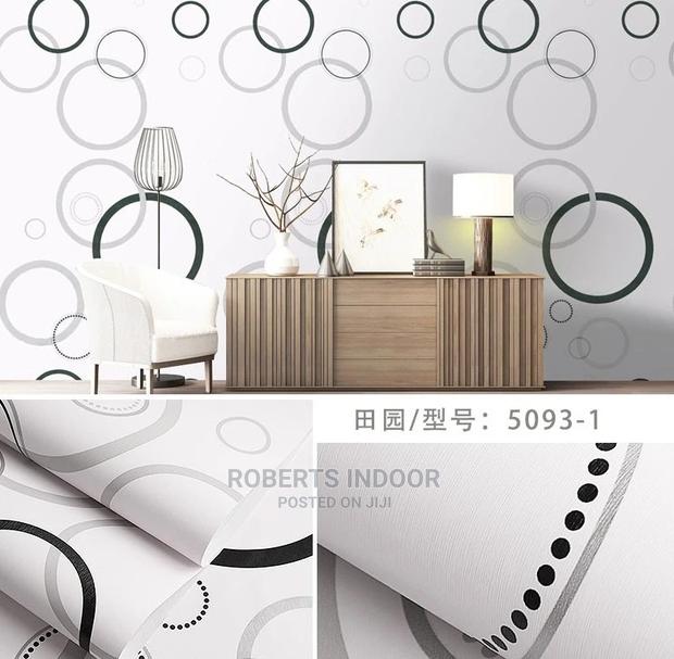 White Circled 3d Wallpaper - main view