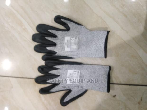 Cut Resistant Hand Protection Gloves - main view