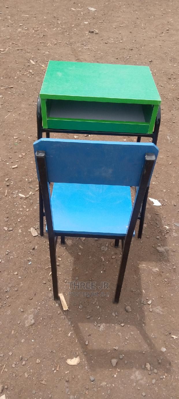 Quality Laminated Type School Desk Chair - main view