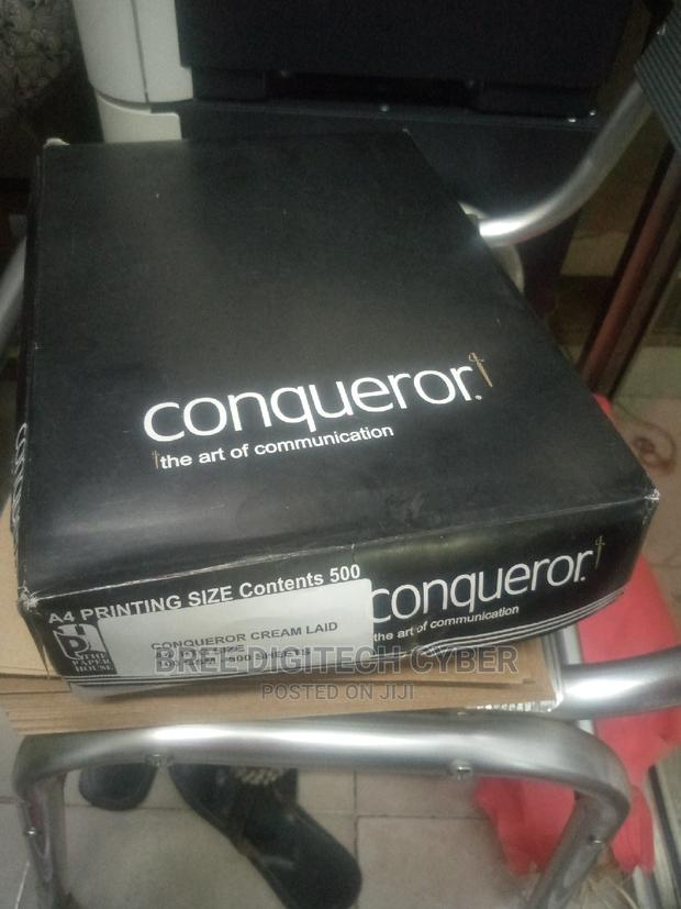 Cream , White, Blue Conqueror - main view