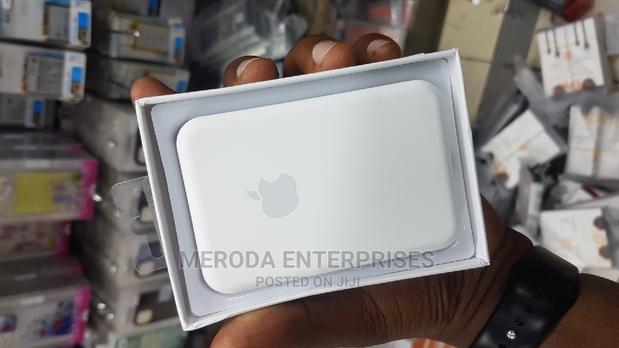 Apple Wireless Magisafe Charger - thumbnail 5